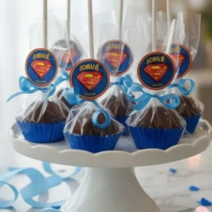 Cake Pops de Superman personalizados